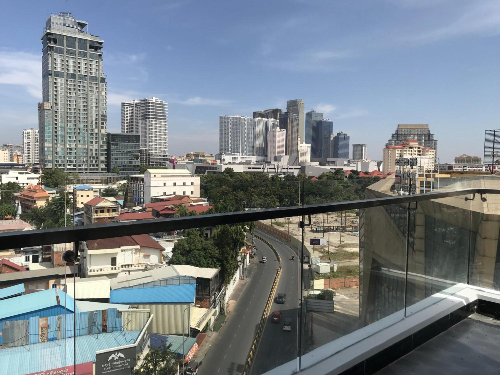 Wh Chamkarmon Residence Phnom Penh Ngoại thất bức ảnh